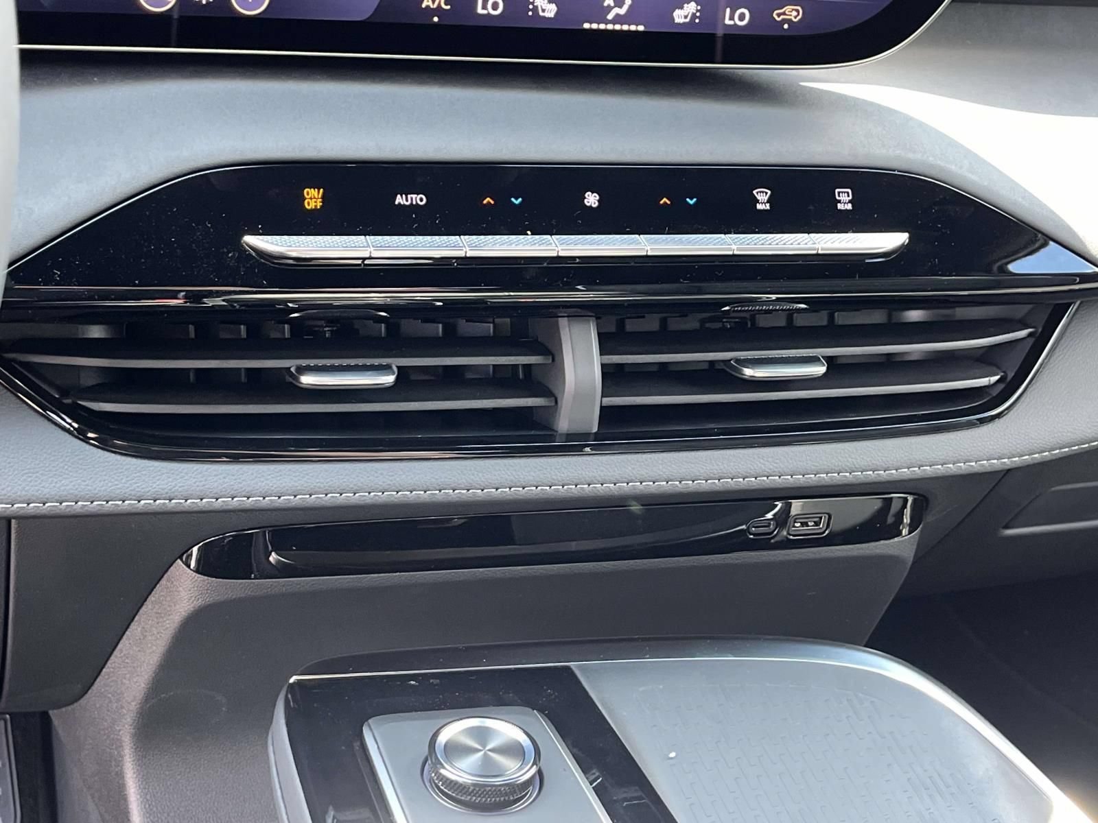 2027 Buick Enclave Sport Touring - Photo 29