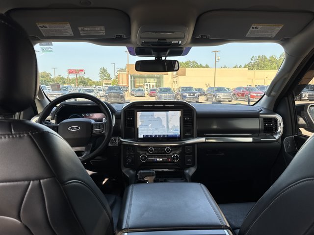 Used 2021  Ford Lariat image 14