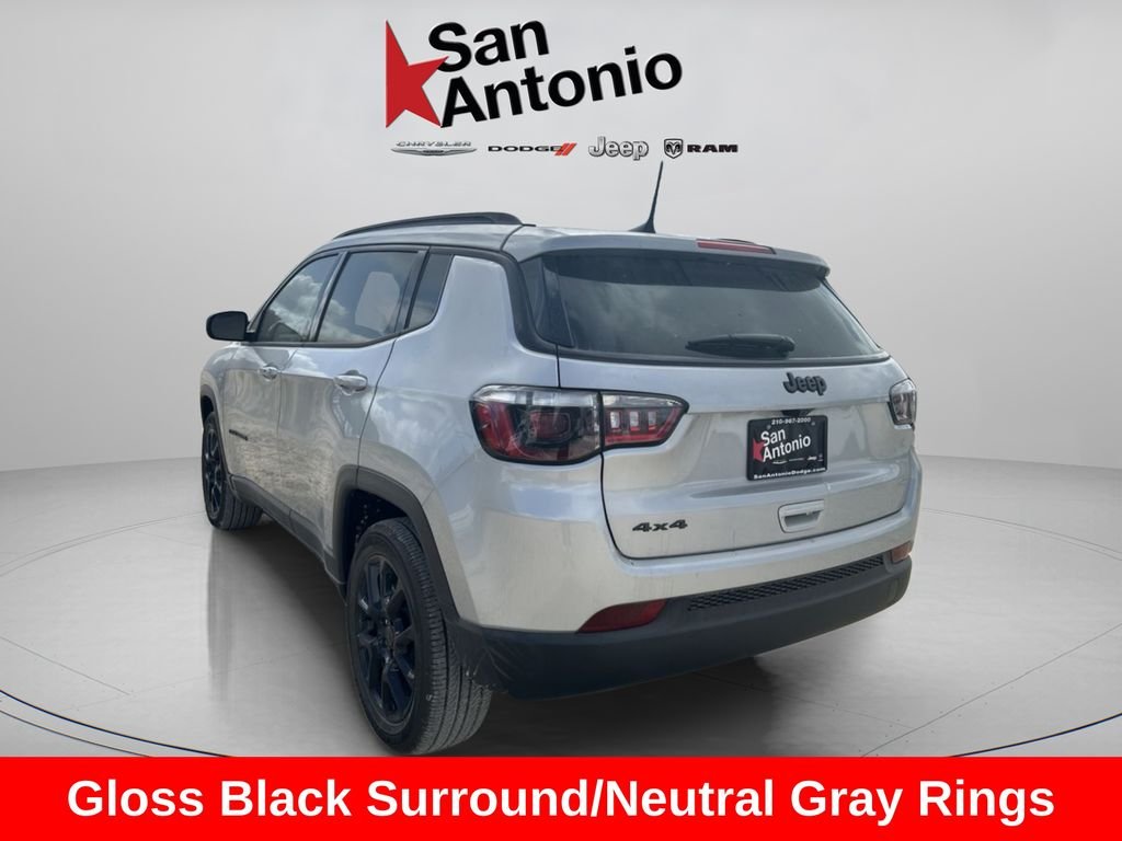 New 2026 Silver Zynith Metallic Clear-Coat Exterior Paint Jeep Latitude image 11