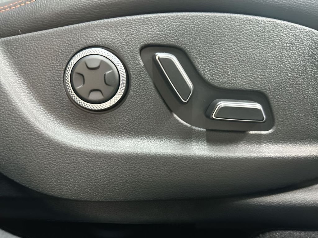 2026 GENESIS GV70 Sport Advanced - Photo 33