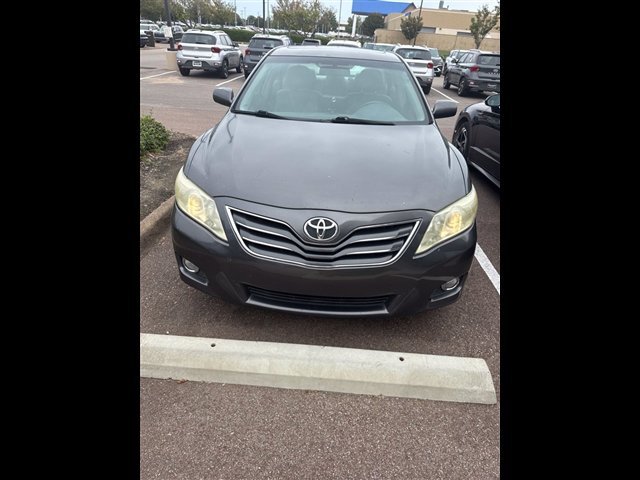 Used 2011 Gray Toyota XLE image 1