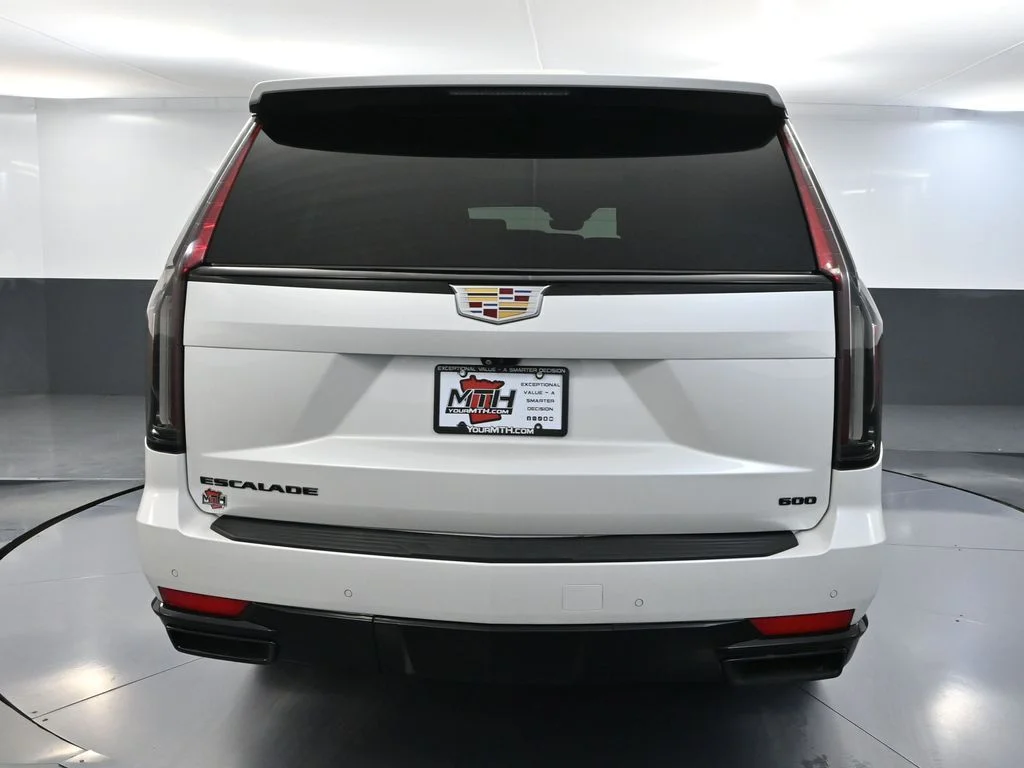 Used 2021 White Cadillac Sport image 7