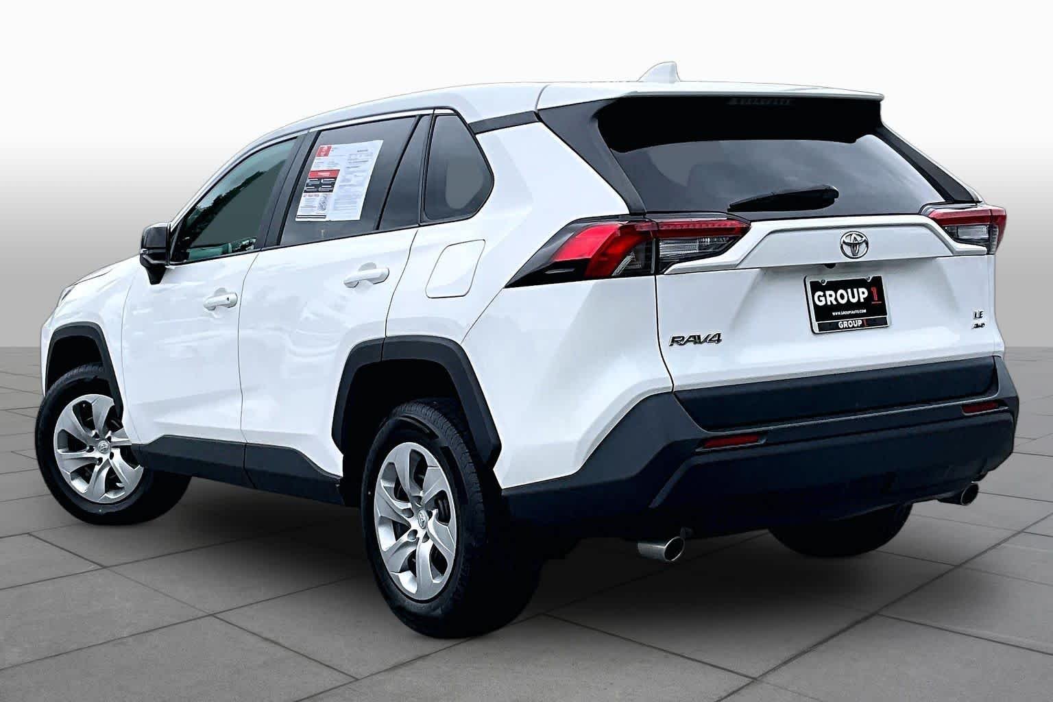 Used 2023 Ice Cap Toyota LE image 12