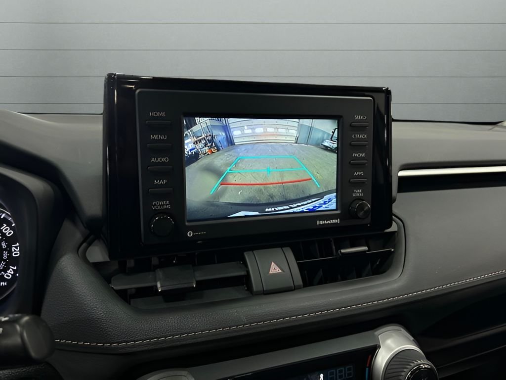 2022 Toyota RAV4 XLE - Photo 16