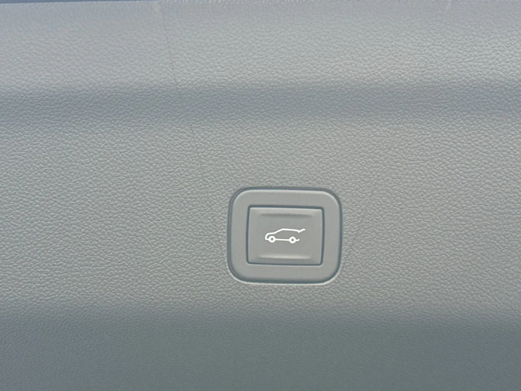 2026 GMC Yukon Denali Ultimate - Photo 36
