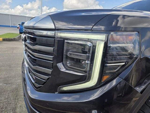 Used 2022 Titanium Rush Metallic GMC AT4 image 10