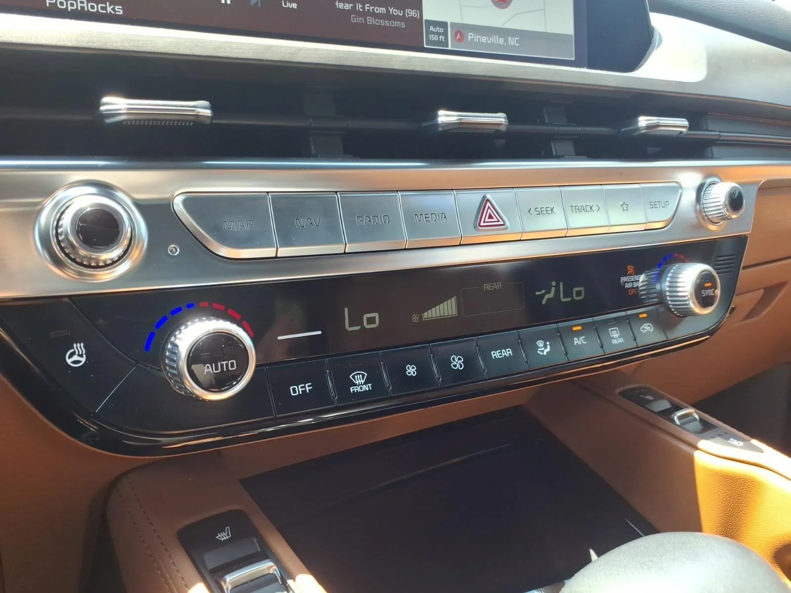 Used 2023 Dark Moss Kia SX X-Line image 28