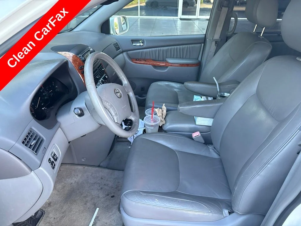 Used 2009 White Toyota XLE image 4