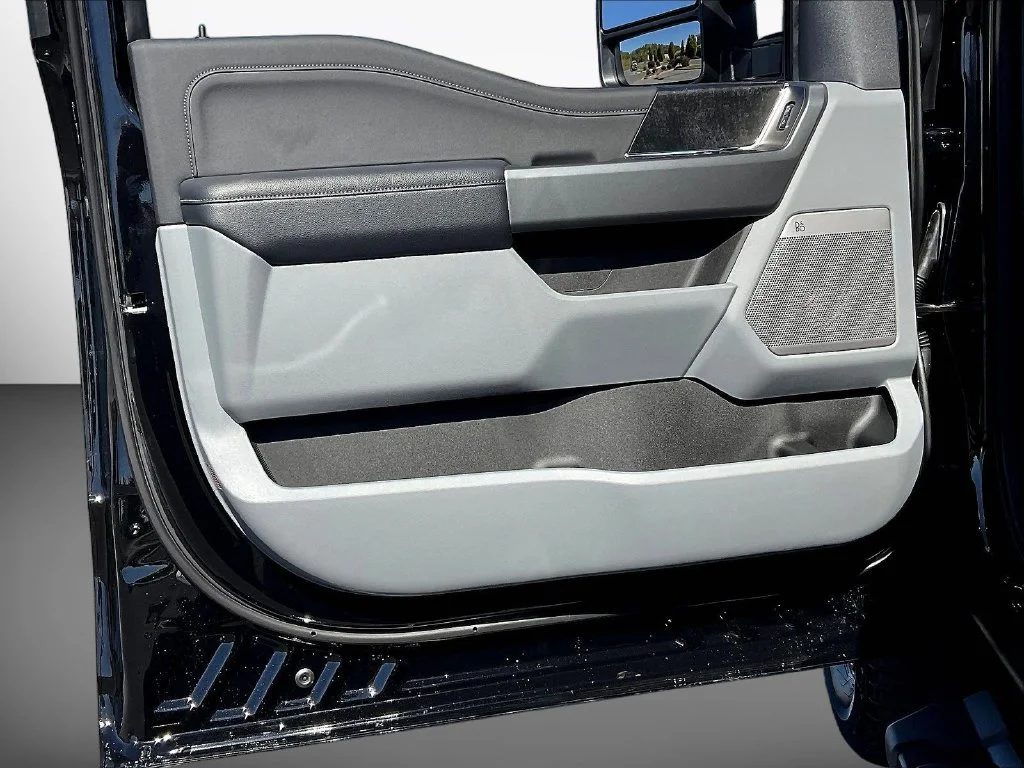 New 2027 Agate Black Metallic Ford F-350® XLT image 26