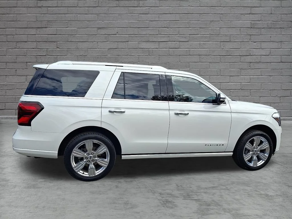 Used 2022 Star White Metallic Tri-Coat Ford Platinum image 13