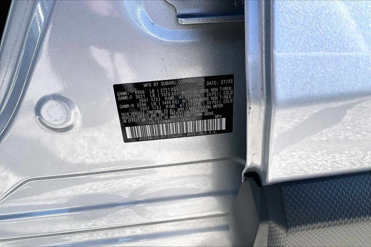 Used 2023 Ice Silver Metallic Subaru Limited image 37