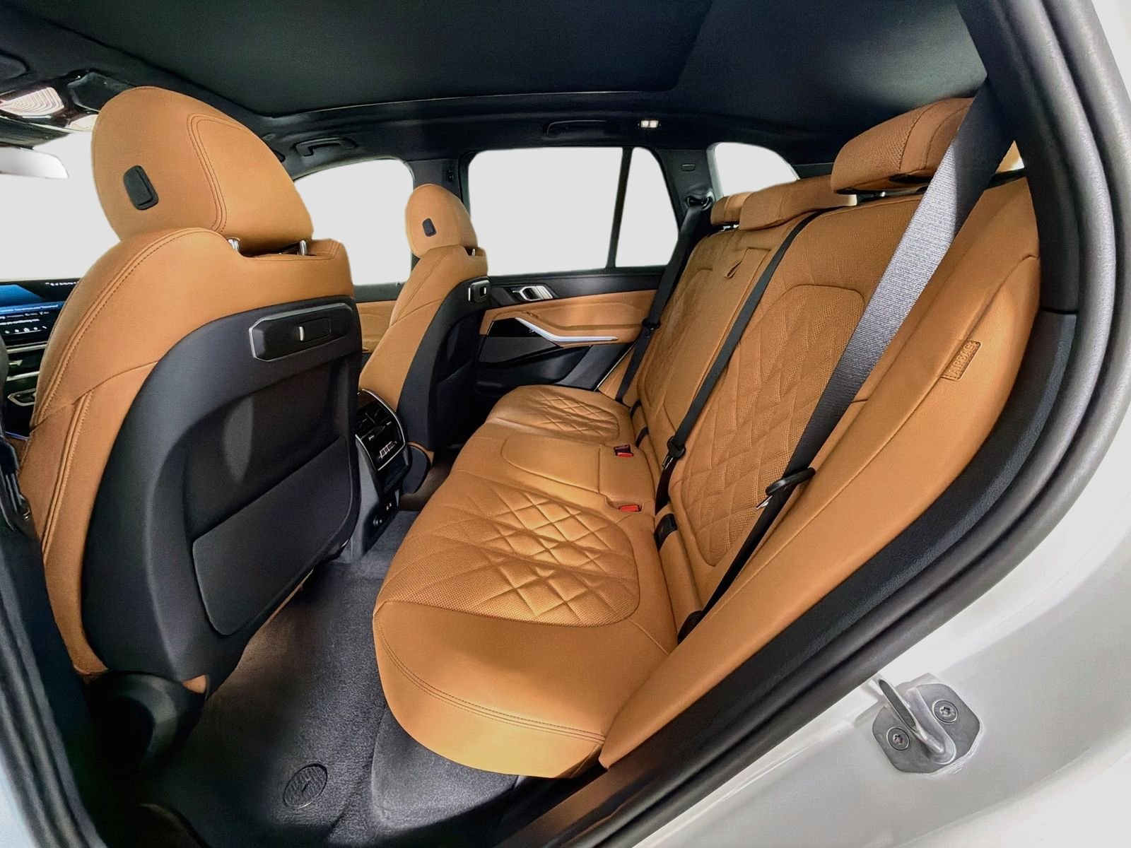 New 2026 Alpine White BMW xDrive50e image 26