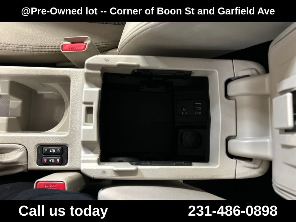 Used 2015 White Subaru 2.0i Premium image 27