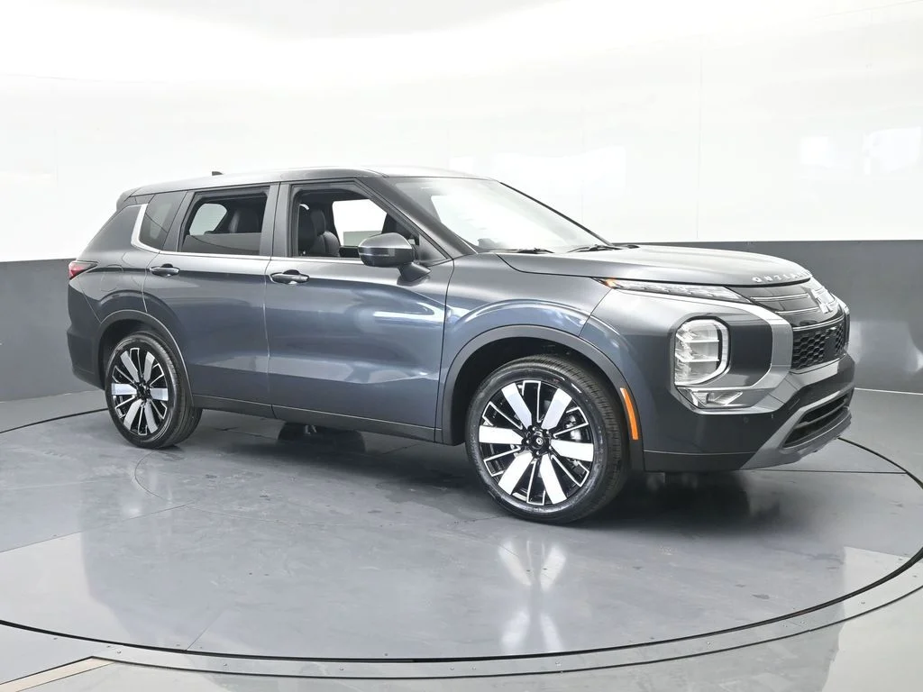 New 2026 Graphite Gray Mitsubishi SE 1.5T 2WD image 8