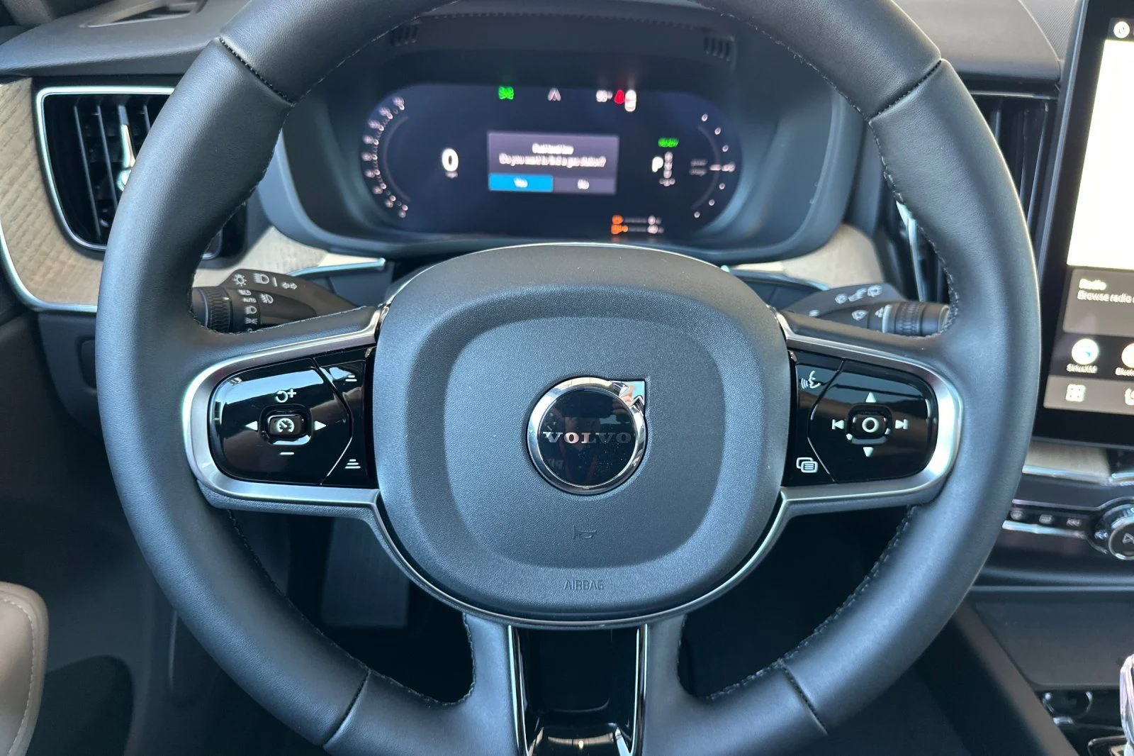 New 2026 Crystal White Volvo Plus image 23