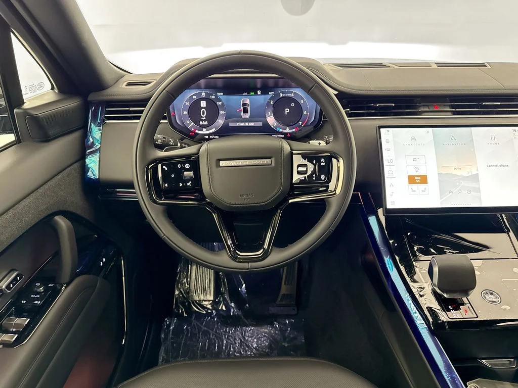 New 2026 Santorini Black Land Rover Dynamic SE image 23