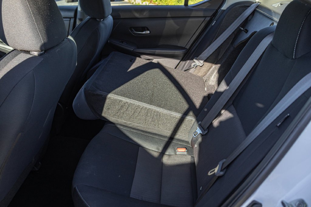 Used 2023 White Nissan SV image 27
