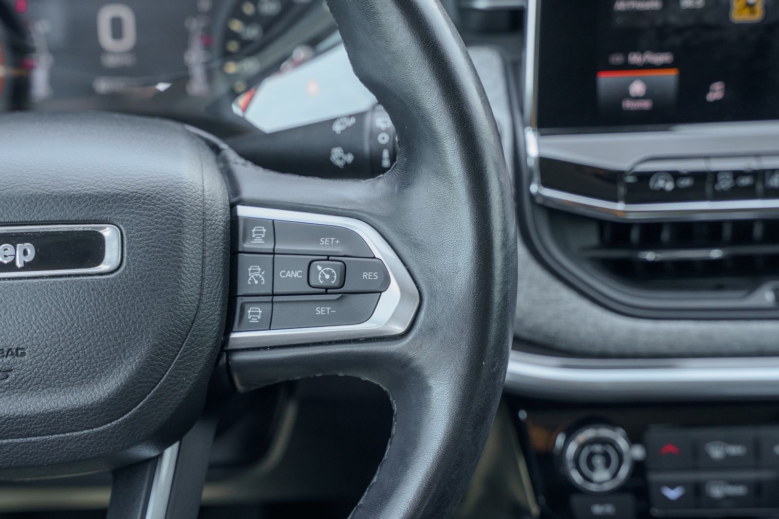 2022 Jeep Compass Latitude Lux - Photo 28