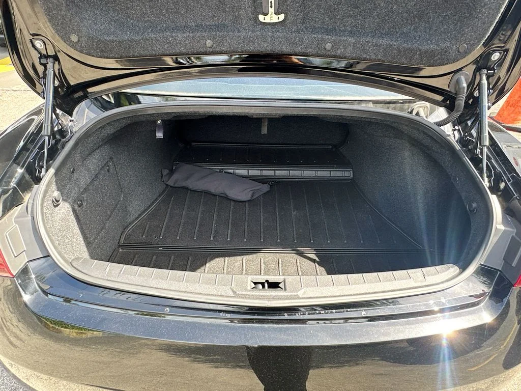 Used 2022 Black INFINITI LUXE image 28