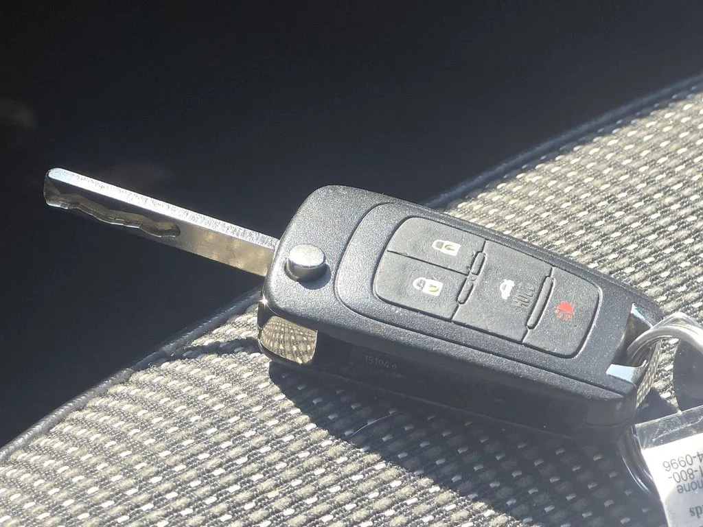 Used 2015 White Chevrolet LT image 29