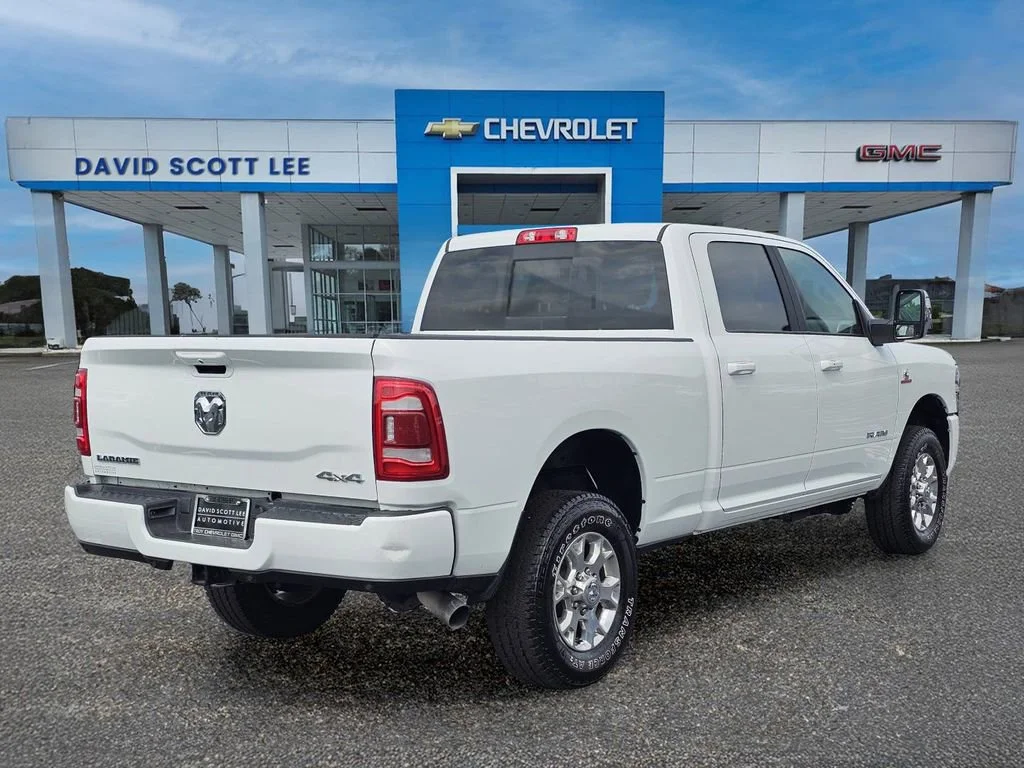 Used 2024  Ram Laramie image 10