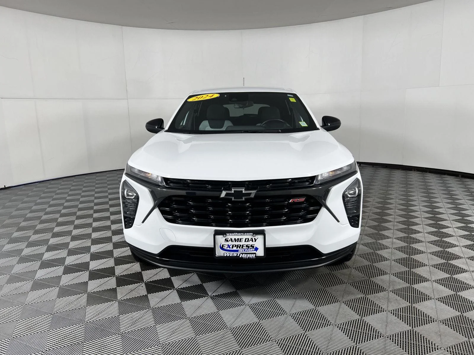 Used 2024 Summit White Chevrolet 1RS image 16