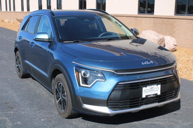 Used 2024 Kia Niro EX with VIN KNDCR3LEXR5121758 for sale in Wood River, IL