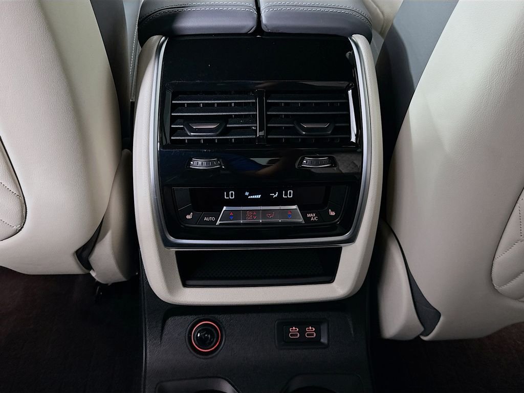 2025 BMW X7 M60i - Photo 26