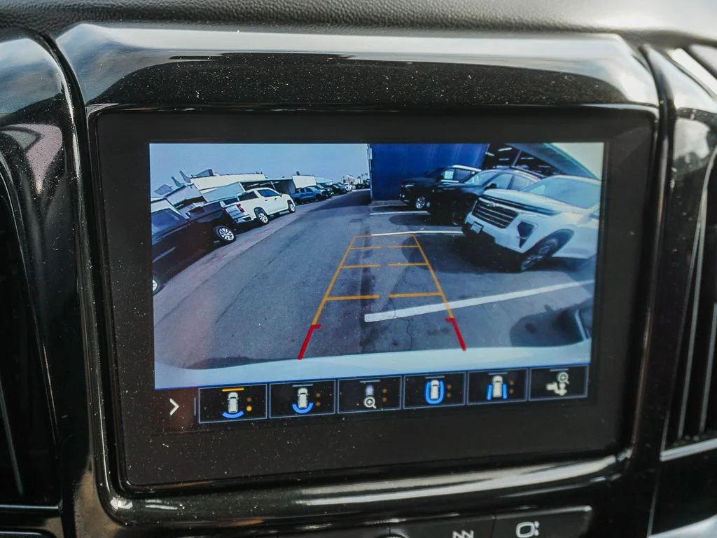 Used 2020 White Chevrolet Premier image 23