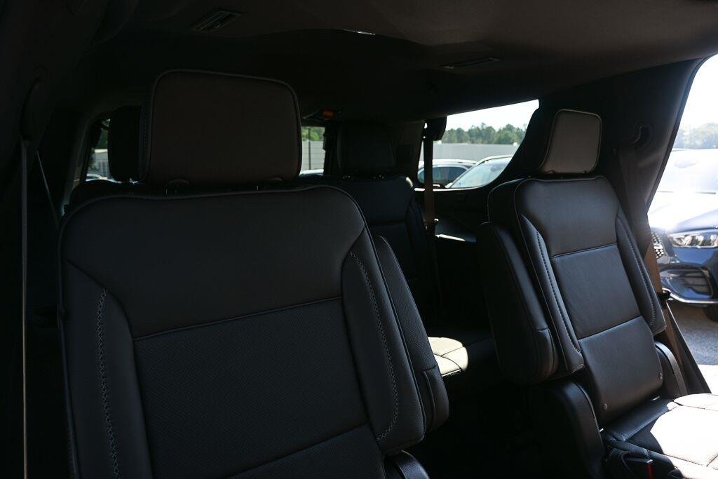 Used 2021 White Frost Tricoat GMC Denali image 16