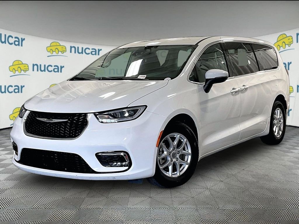 Used 2023 White Chrysler Touring L image 3