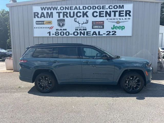 New 2026 Steel Blue Exterior Paint Jeep Limited Reserve image 3