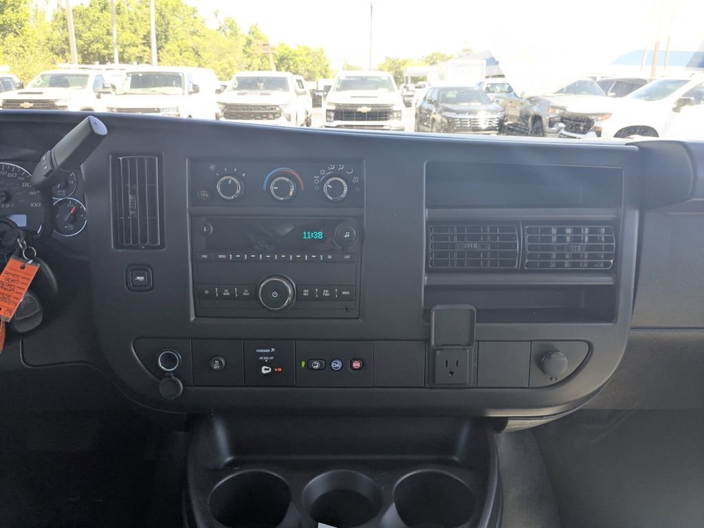2025 Chevrolet Express Cargo Work Van - Photo 20