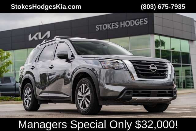 2025 Nissan Pathfinder SL