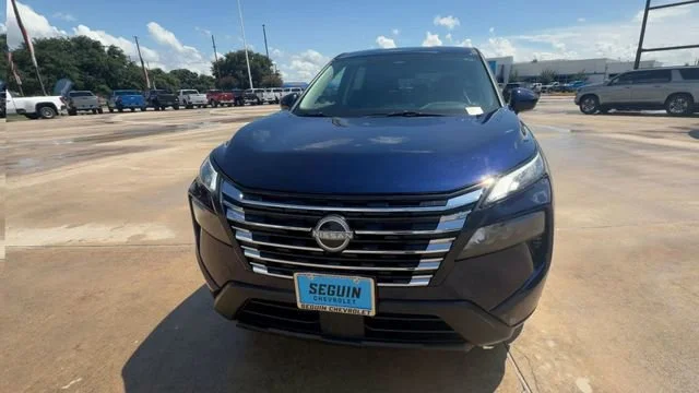 2025 Nissan Rogue SV - Photo 3