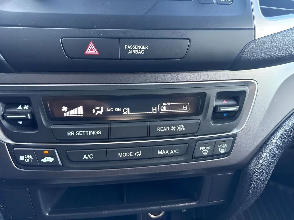 Used 2020 White Honda LX image 15