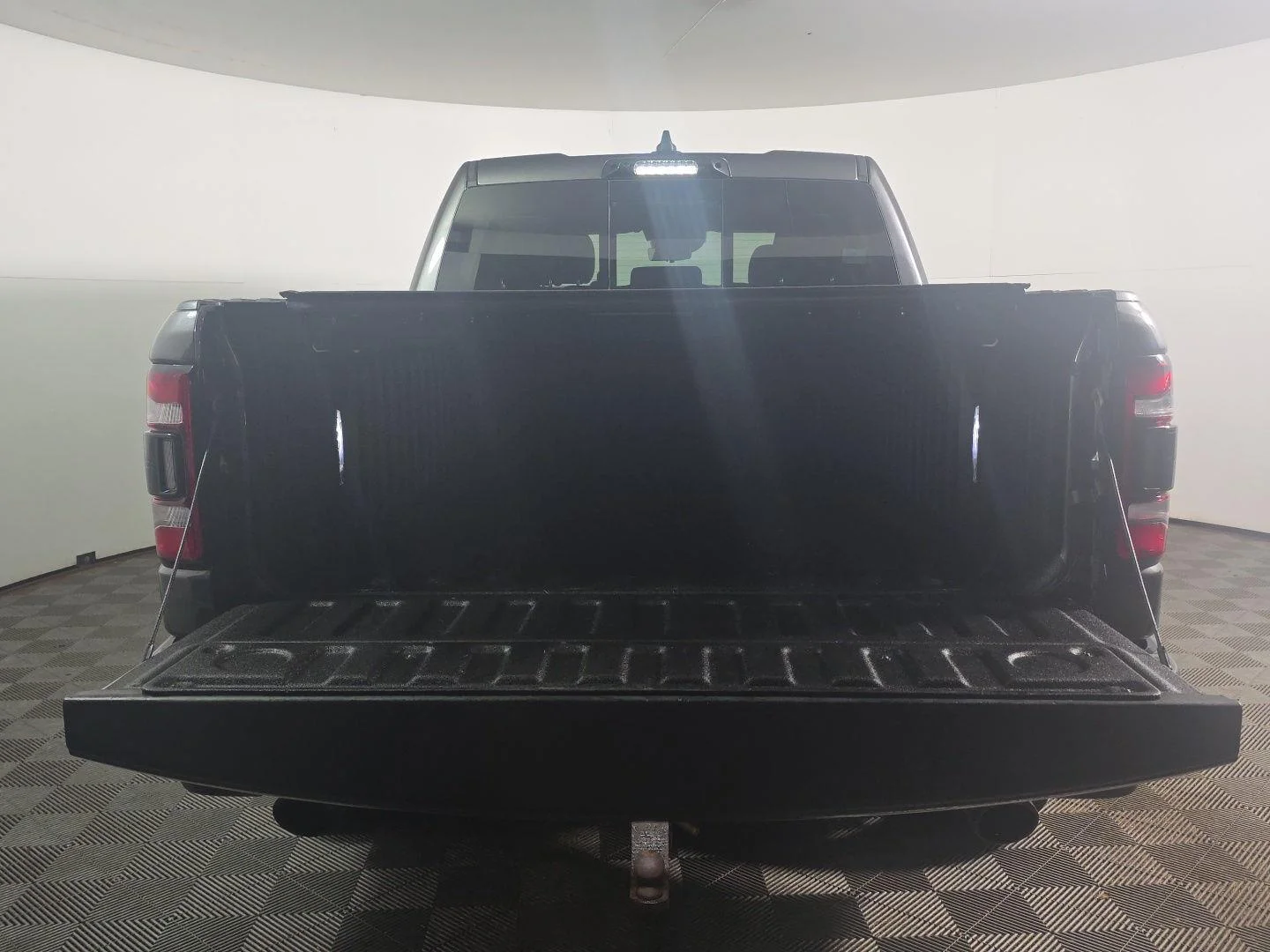 Used 2022 Granite Crystal Metallic Clearcoat Ram Limited image 3