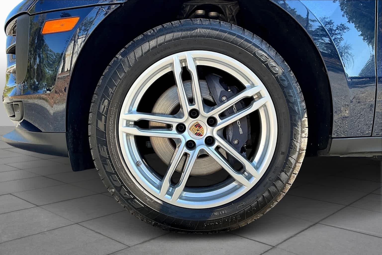 Used 2021 Night Blue Metallic Porsche  image 11