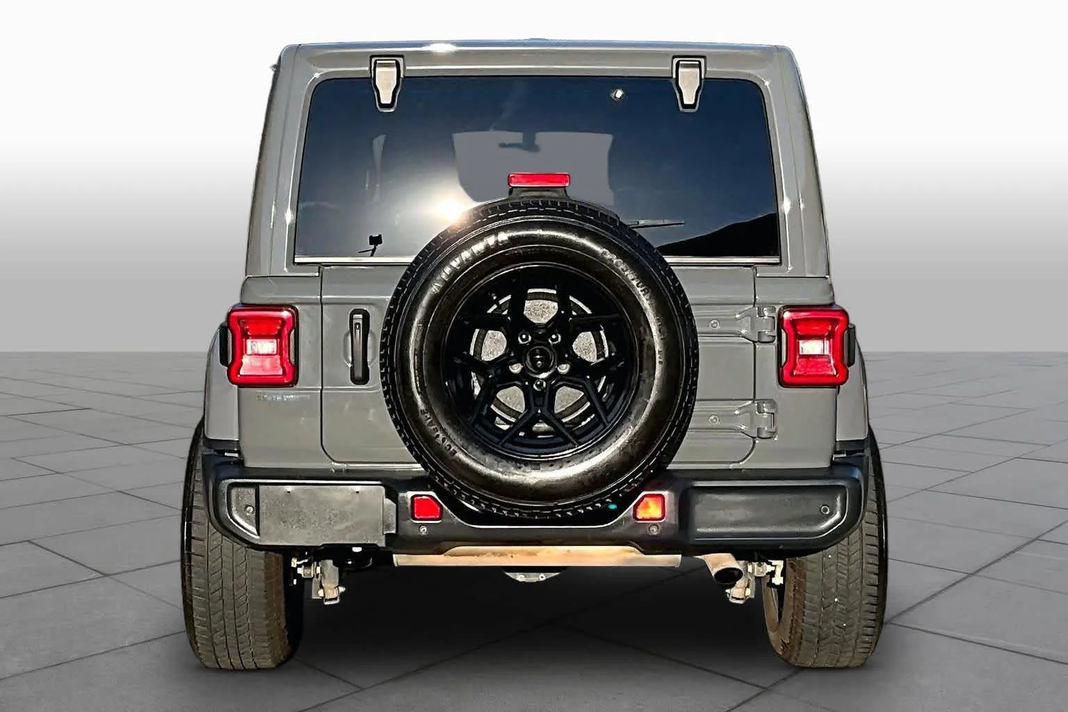 Used 2020 Sting-Gray Clearcoat Jeep Sahara image 5