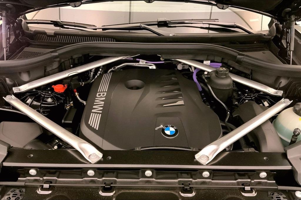 Used 2026 Black Sapphire Metallic BMW  image 8