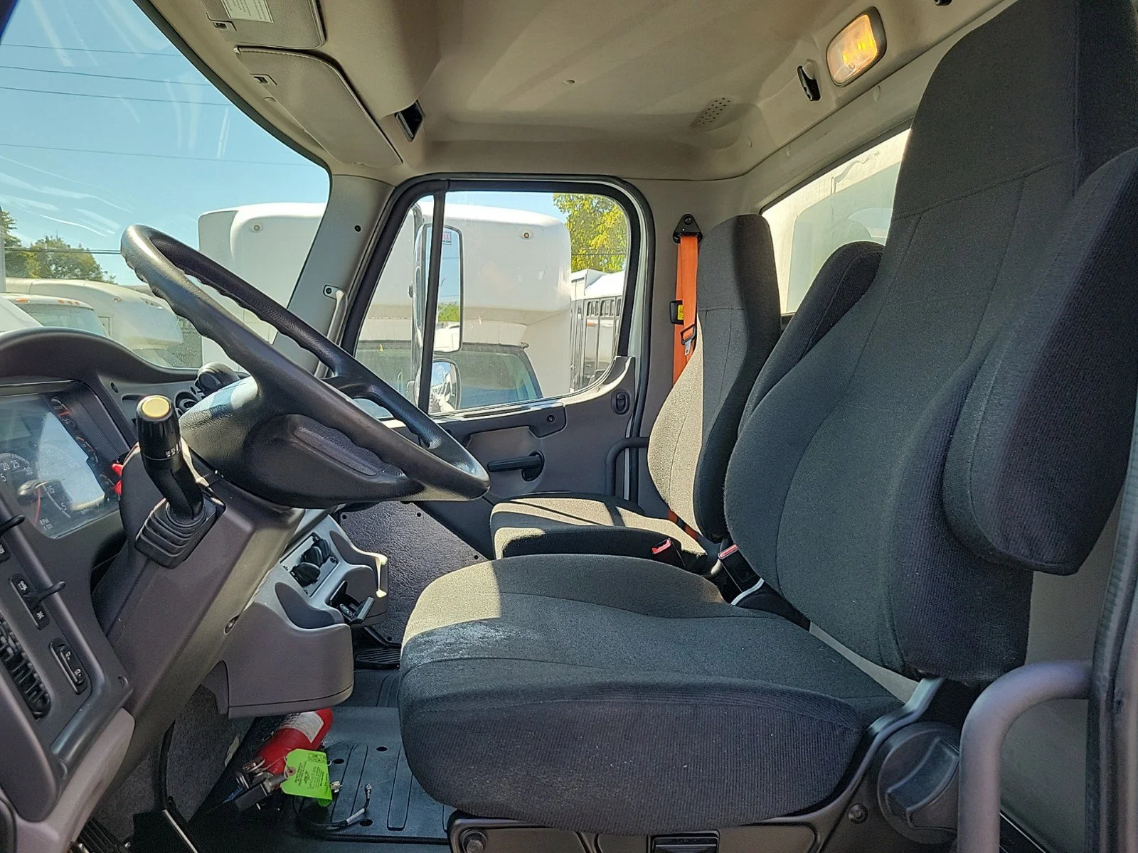 Used 2019 White Freightliner  image 22