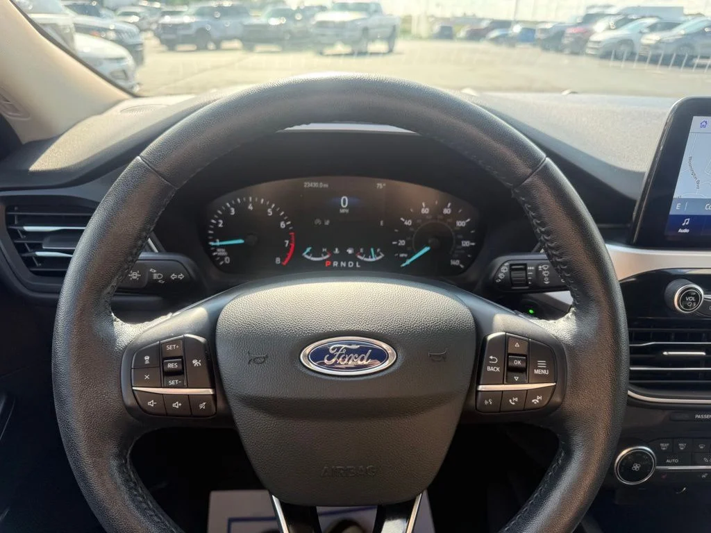 Used 2020 Green Metallic Ford SEL image 25
