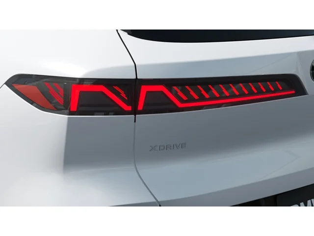 New 2027 Mineral White Metallic BMW 40 xDrive image 8