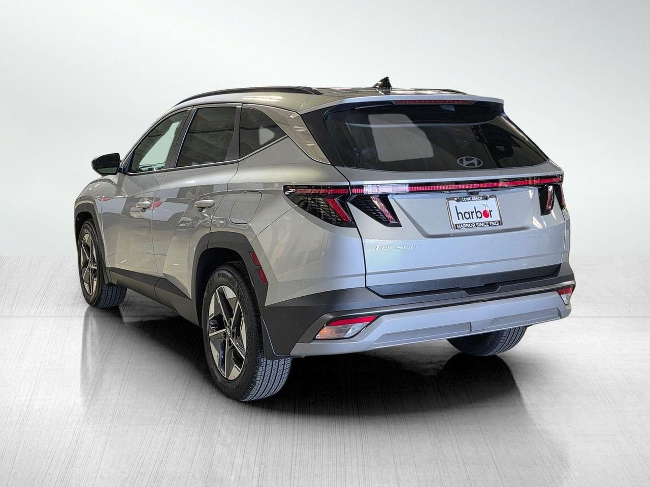 New 2026 Shimmering Silver Hyundai SEL Premium FWD image 5