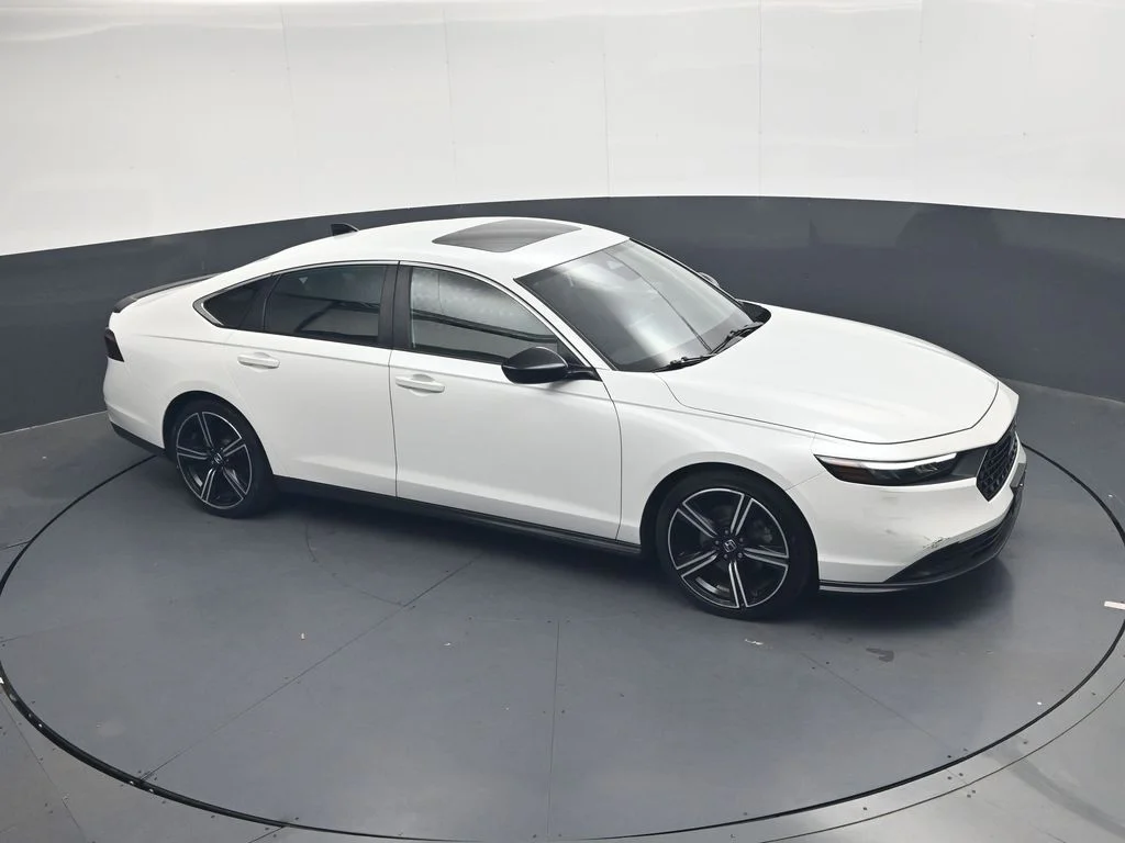 Used 2024 Platinum White Pearl Honda Sport image 32