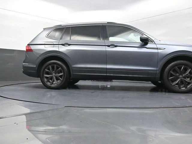 Used 2024  Volkswagen 2.0T SE image 38