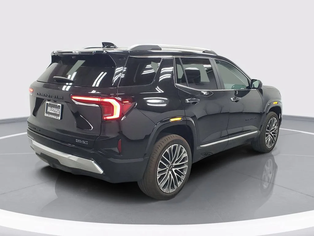 2027 GMC Terrain Denali - Photo 3