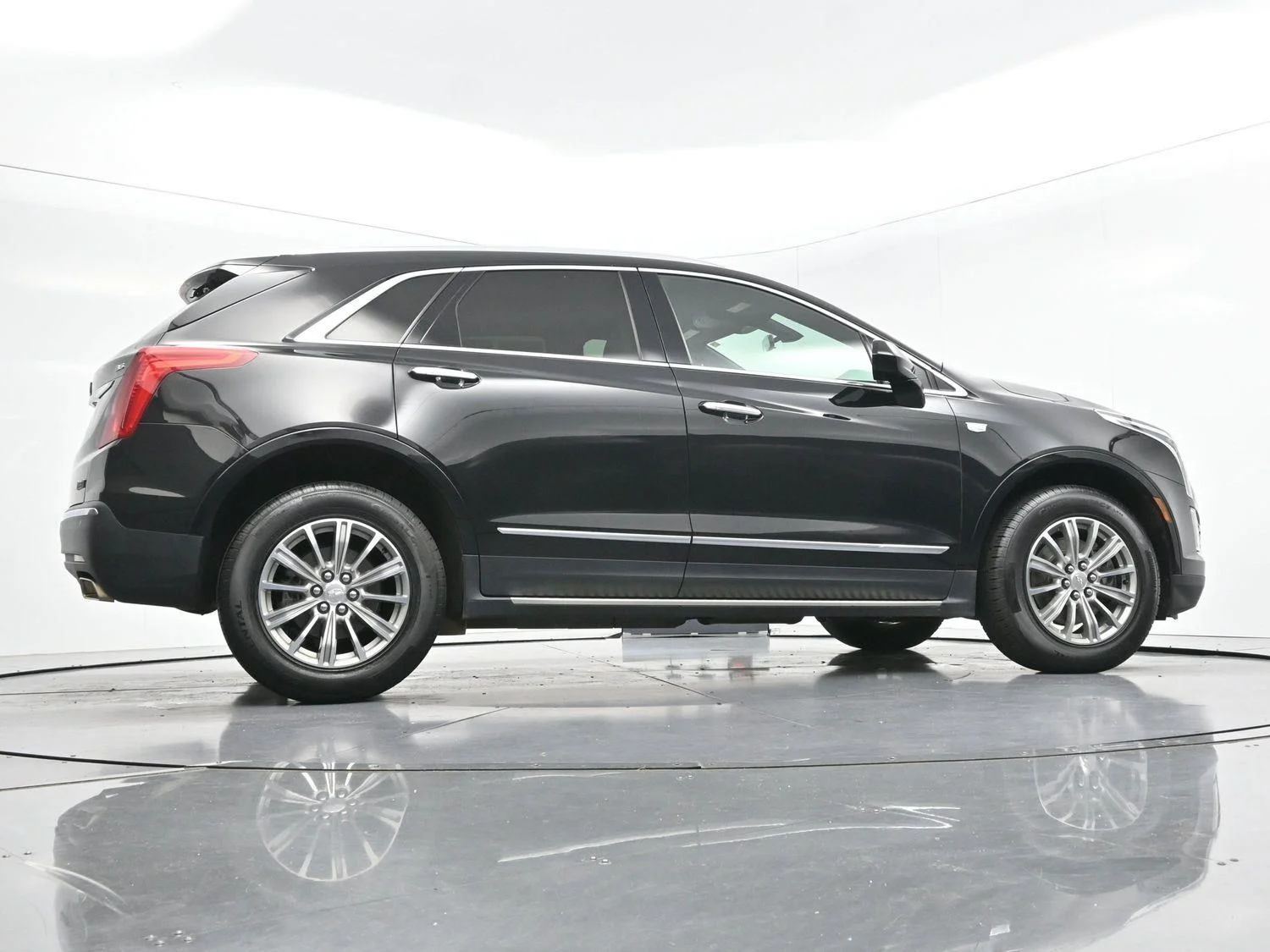 Used 2017 STELLAR BLACK METALLIC Cadillac FWD image 47