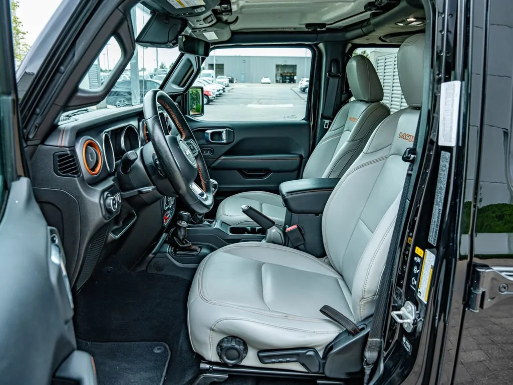 Used 2021 Black Clearcoat Jeep Mojave image 29