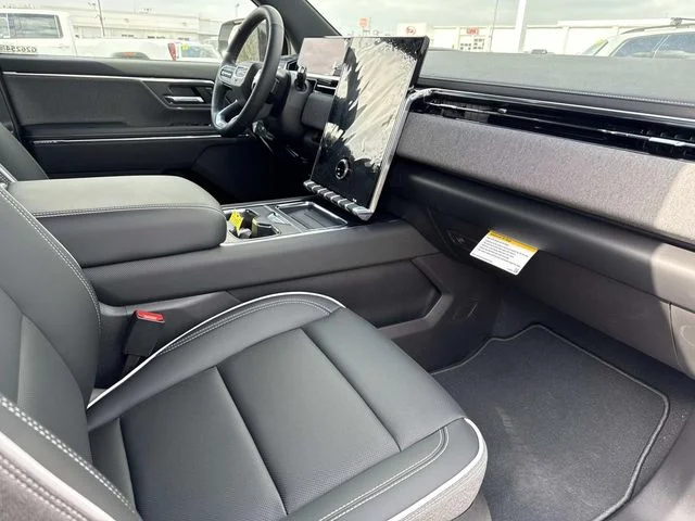 New 2026 White GMC Elevation image 19